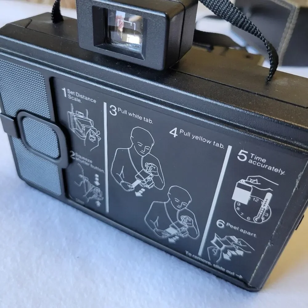 Vintage 1970s Polaroid Reporter Land Camera w/ Booklet & Case